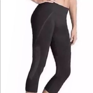 Athleta SM Breakthrough Marled Seamless Capri